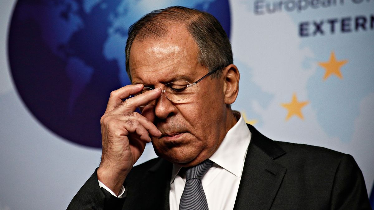 Lavrov si stěžuje: Naši diplomaté na Západě pracují v nelidských podmínkách